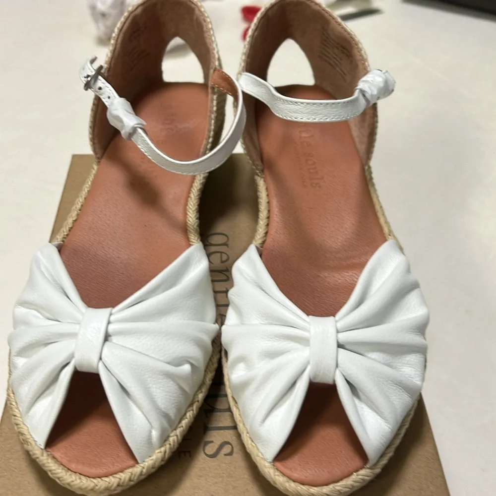 GENTLE SOULS by Kenneth Cole Women's Lucille Wedge Sandals Size 9M